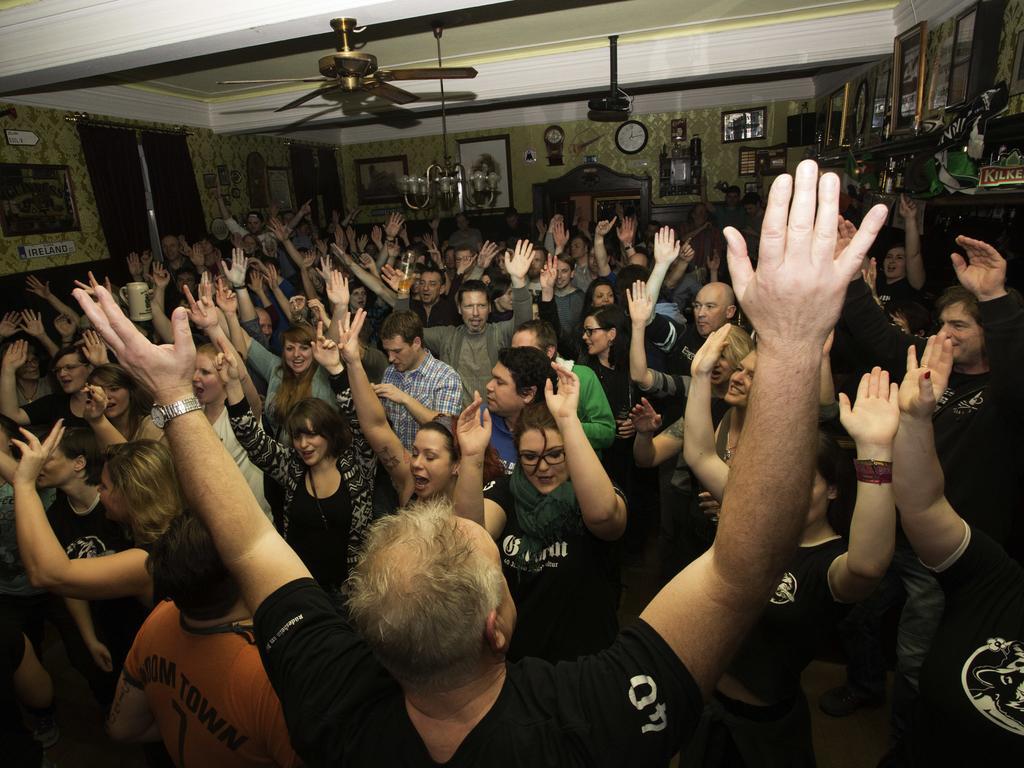 Hajo'S Germania Lodge & Irish Pub Ruedesheim am Rhein Luaran gambar