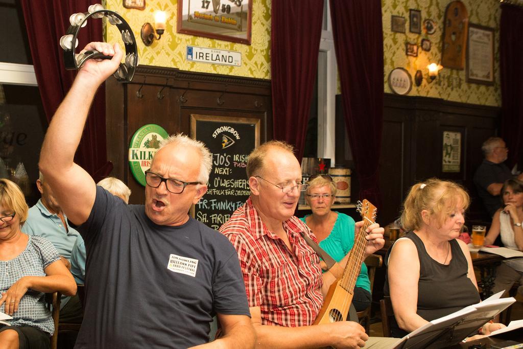 Hajo'S Germania Lodge & Irish Pub Ruedesheim am Rhein Luaran gambar