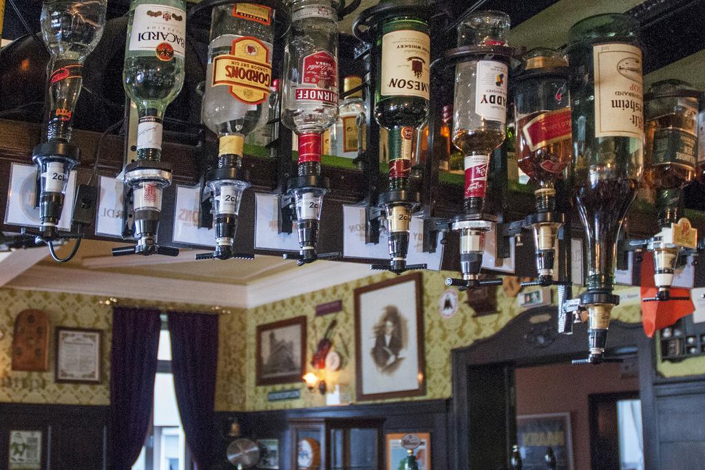 Hajo'S Germania Lodge & Irish Pub Ruedesheim am Rhein Luaran gambar